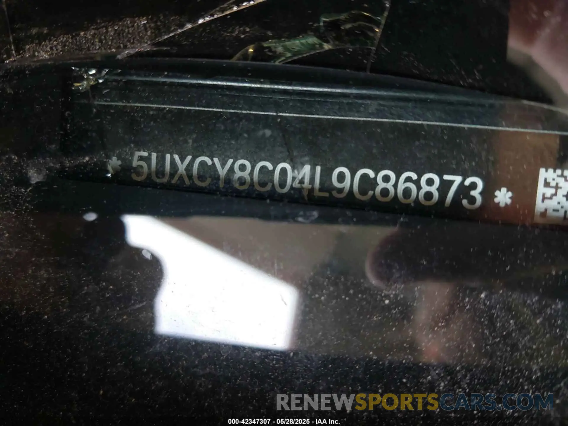 9 Photograph of a damaged car 5UXCY8C04L9C86873 BMW X6 2020