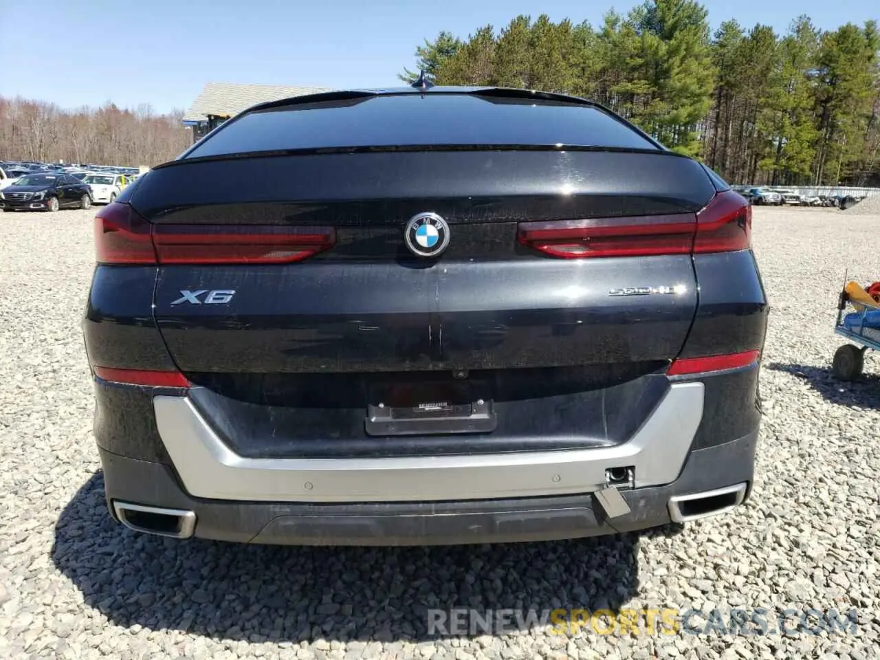 6 Photograph of a damaged car 5UXCY4C03M9H58300 BMW X6 2021