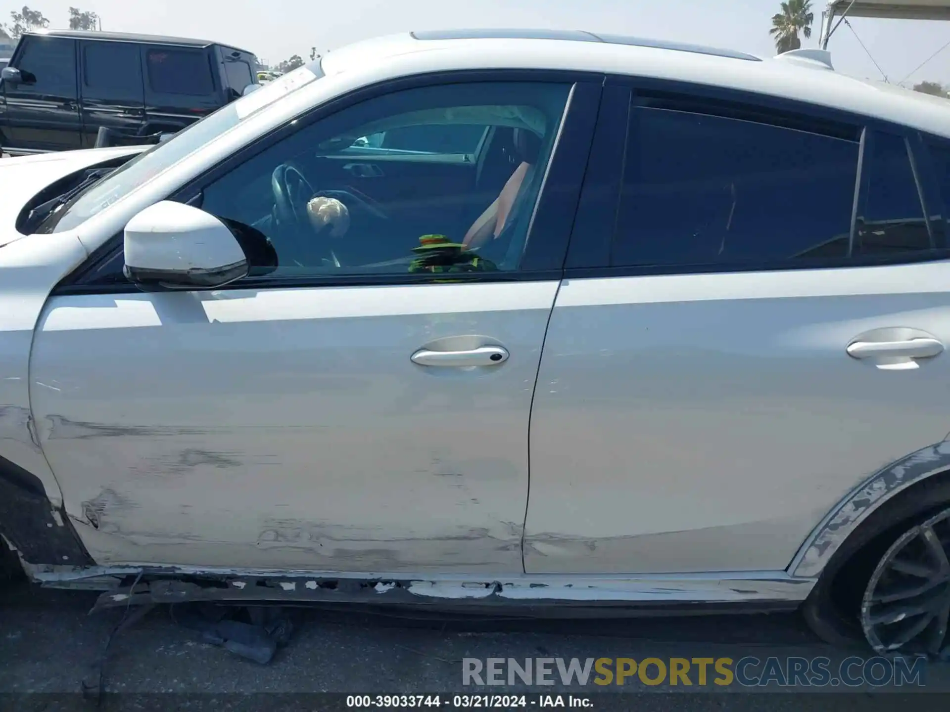 14 Photograph of a damaged car 5UXCY4C05M9G23206 BMW X6 2021