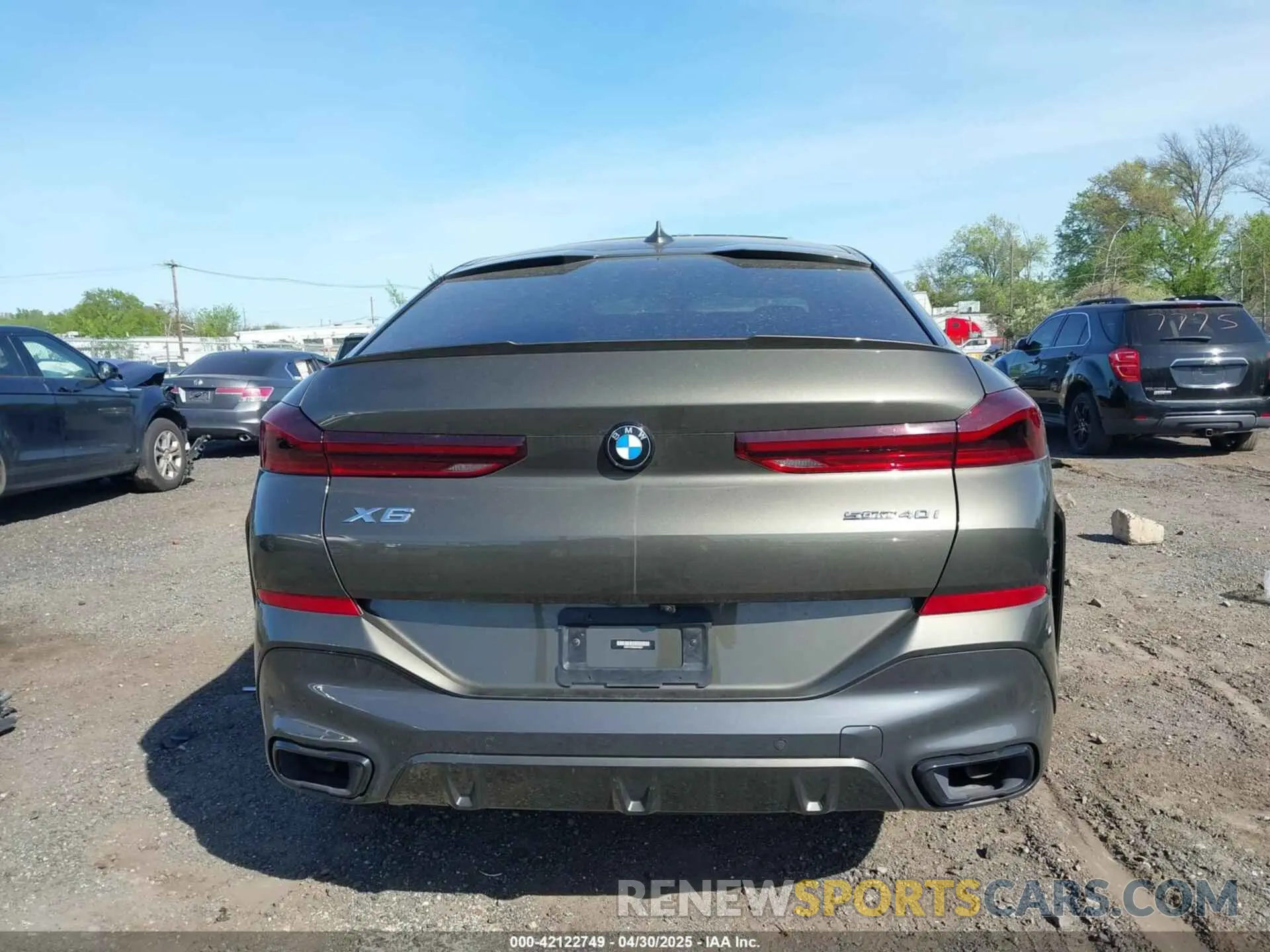 15 Photograph of a damaged car 5UXCY4C06M9F26841 BMW X6 2021