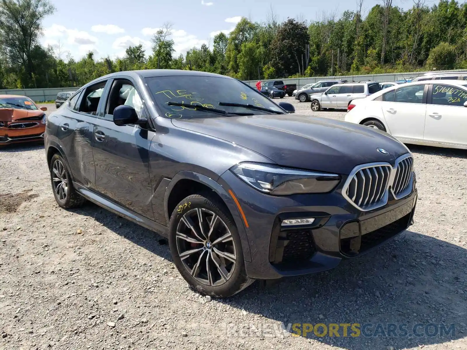 1 Photograph of a damaged car 5UXCY6C00M9E08702 BMW X6 2021