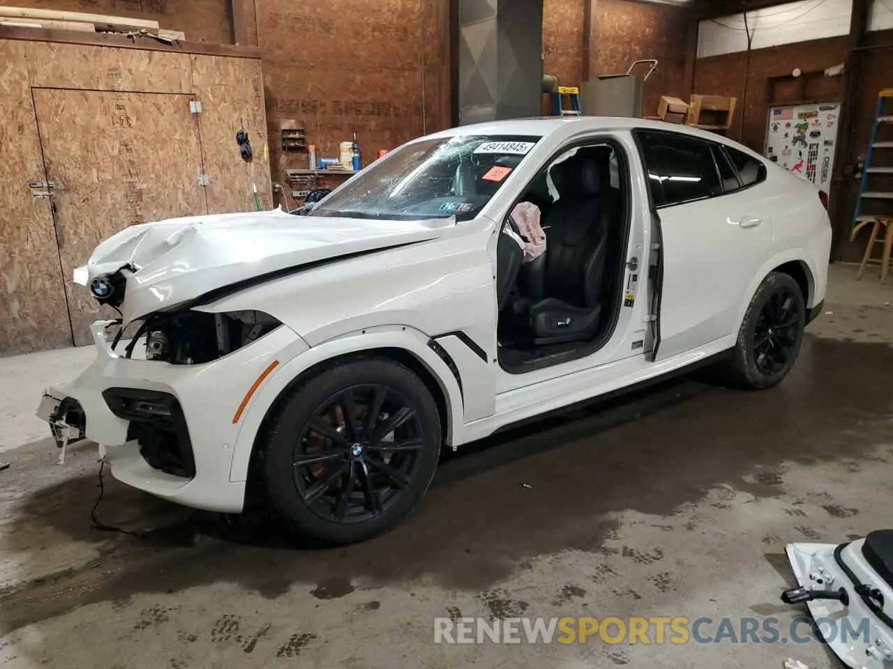 1 Photograph of a damaged car 5UXCY6C00M9F16608 BMW X6 2021