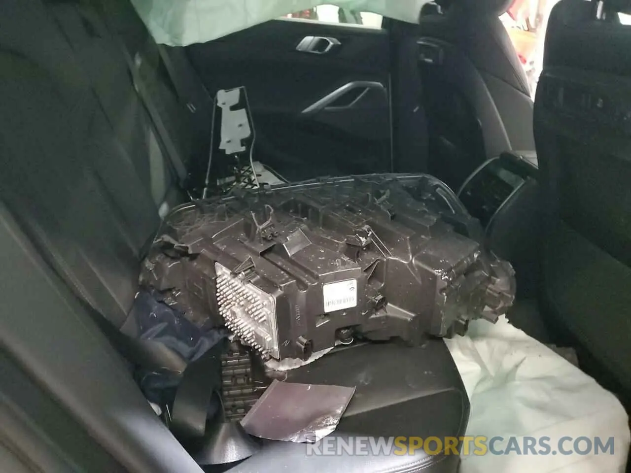 12 Photograph of a damaged car 5UXCY6C00M9F16608 BMW X6 2021