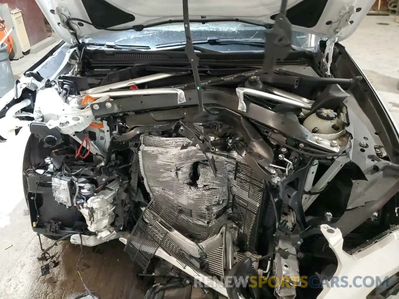 13 Photograph of a damaged car 5UXCY6C00M9F16608 BMW X6 2021