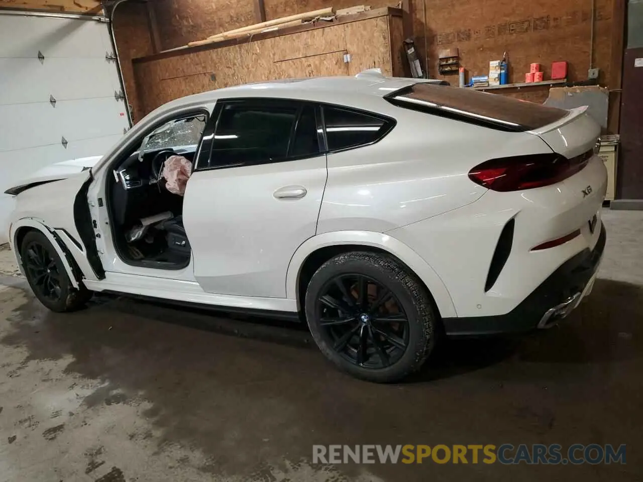 2 Photograph of a damaged car 5UXCY6C00M9F16608 BMW X6 2021