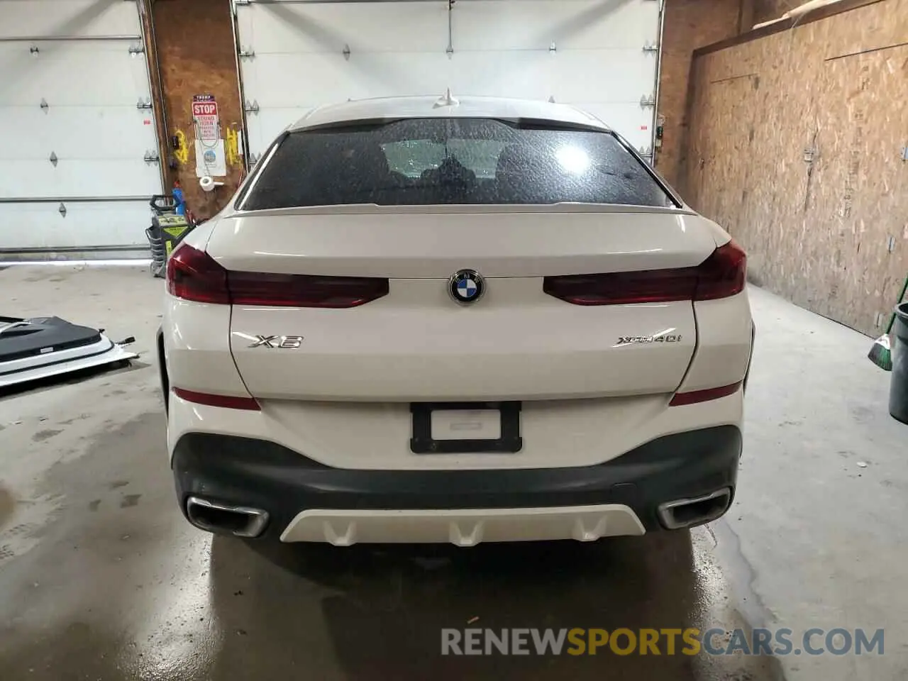 6 Photograph of a damaged car 5UXCY6C00M9F16608 BMW X6 2021