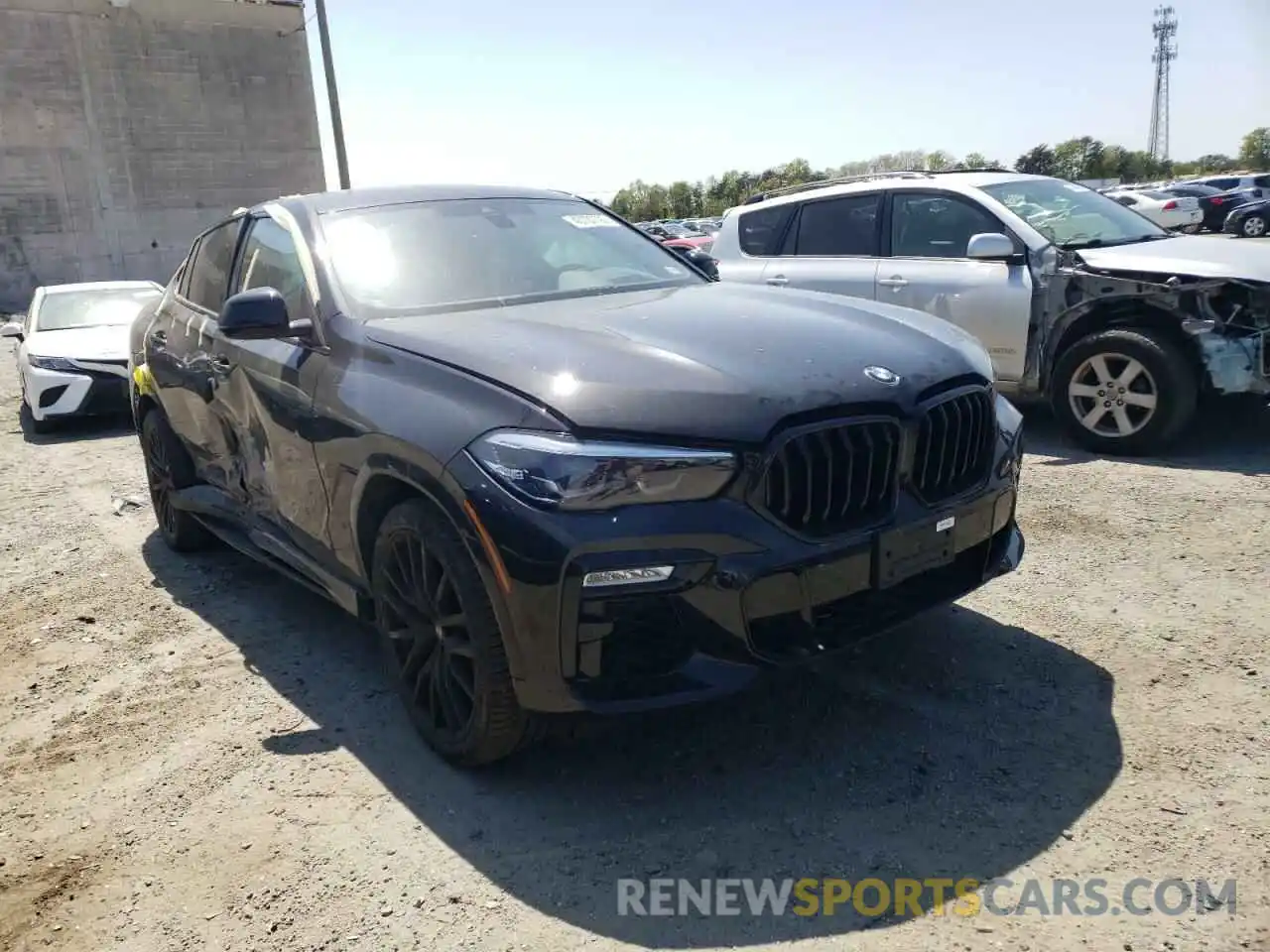 1 Photograph of a damaged car 5UXCY6C00M9G02579 BMW X6 2021