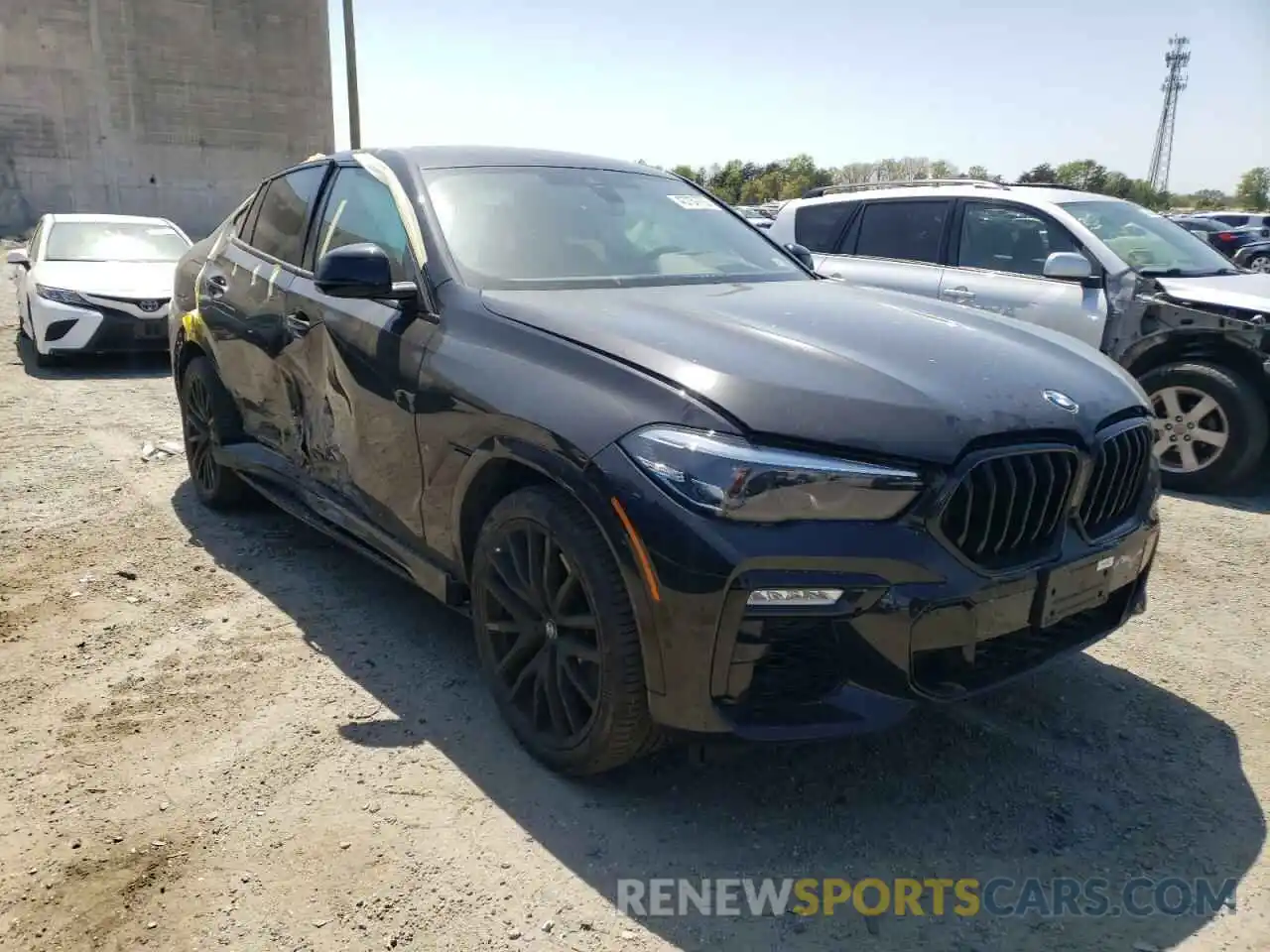 9 Photograph of a damaged car 5UXCY6C00M9G02579 BMW X6 2021