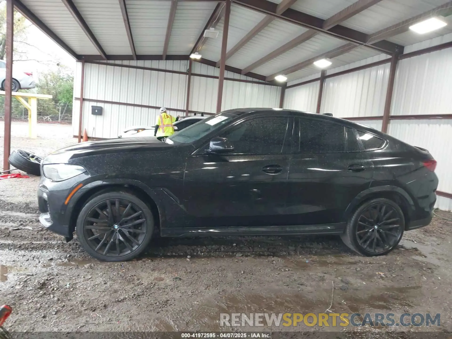 14 Photograph of a damaged car 5UXCY6C01M9F60021 BMW X6 2021