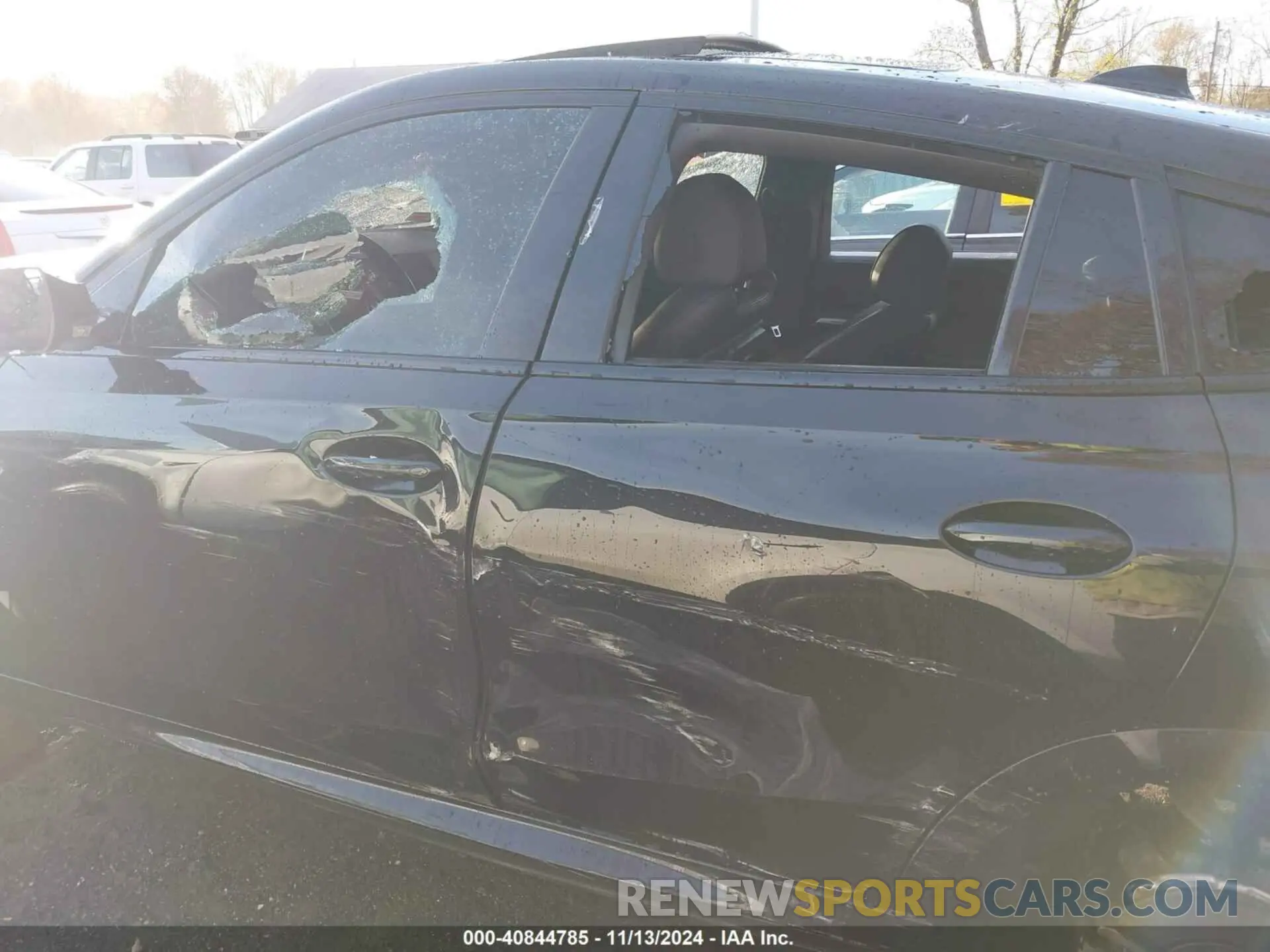 14 Photograph of a damaged car 5UXCY6C02M9E19071 BMW X6 2021