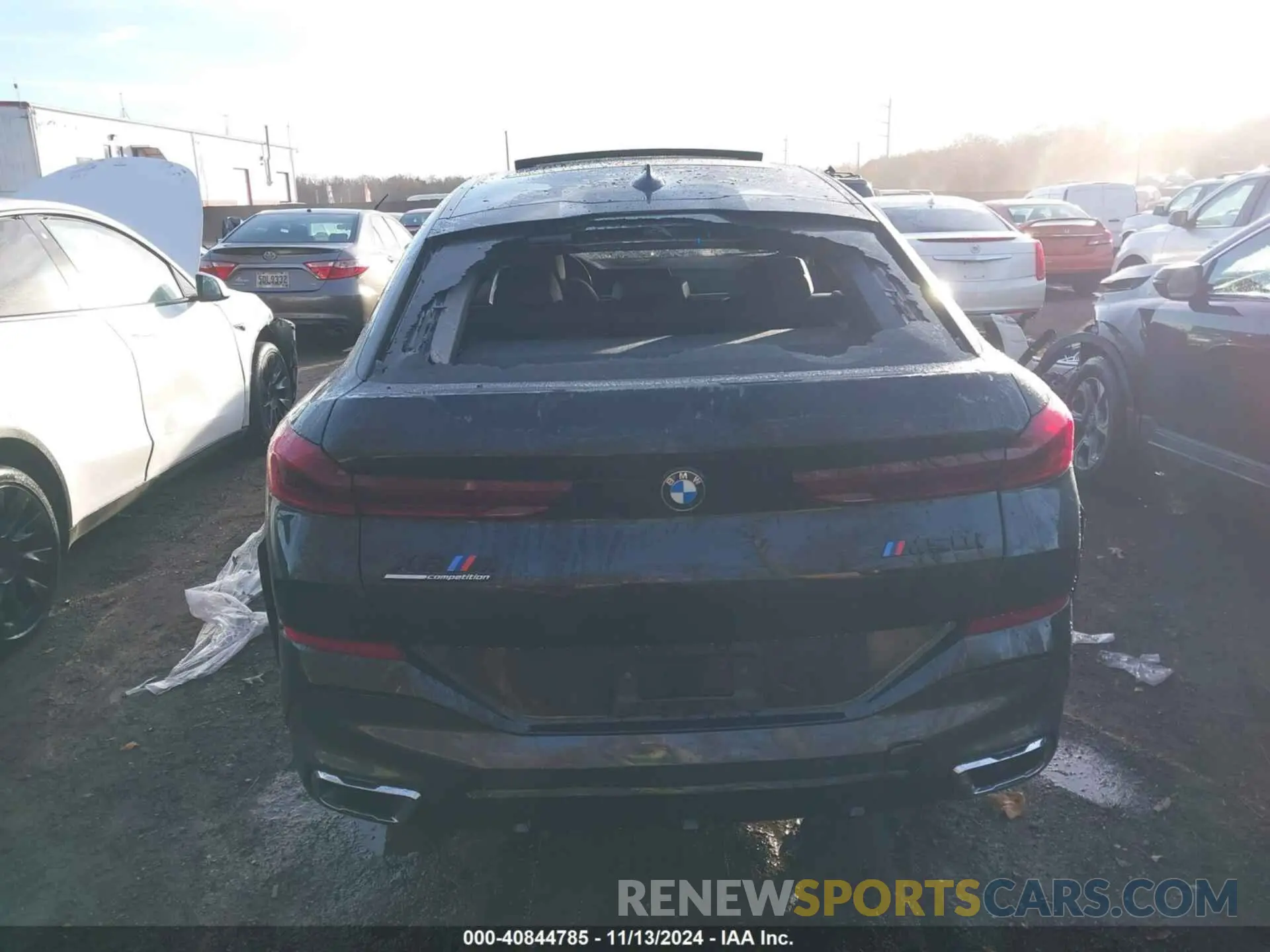 16 Photograph of a damaged car 5UXCY6C02M9E19071 BMW X6 2021
