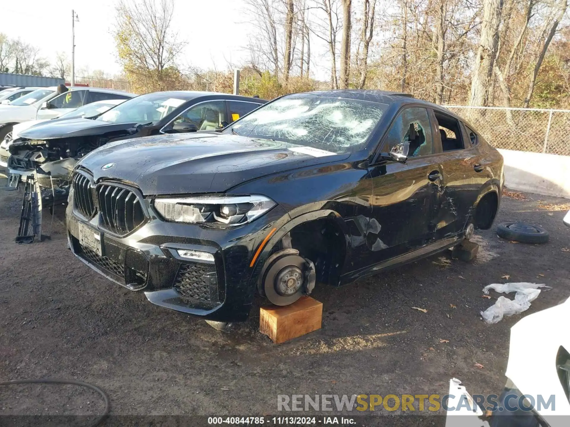 2 Photograph of a damaged car 5UXCY6C02M9E19071 BMW X6 2021