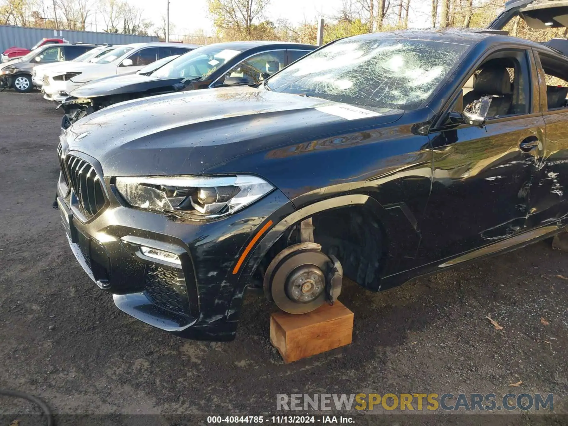 6 Photograph of a damaged car 5UXCY6C02M9E19071 BMW X6 2021