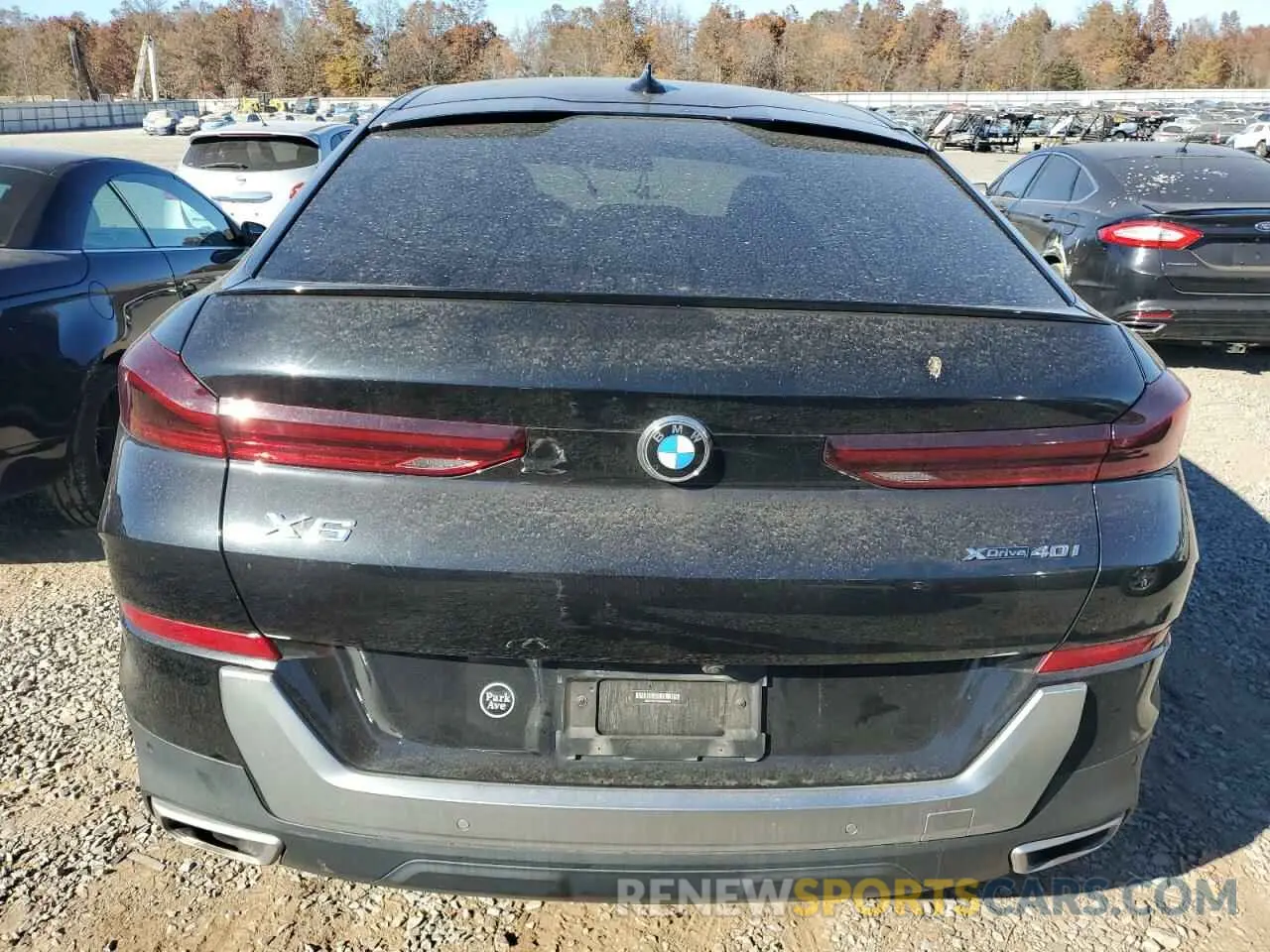 6 Photograph of a damaged car 5UXCY6C07M9D94944 BMW X6 2021