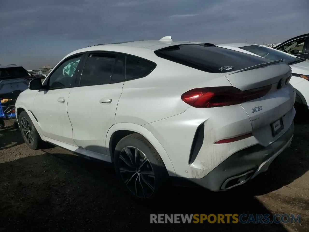 2 Photograph of a damaged car 5UXCY6C08M9G12194 BMW X6 2021