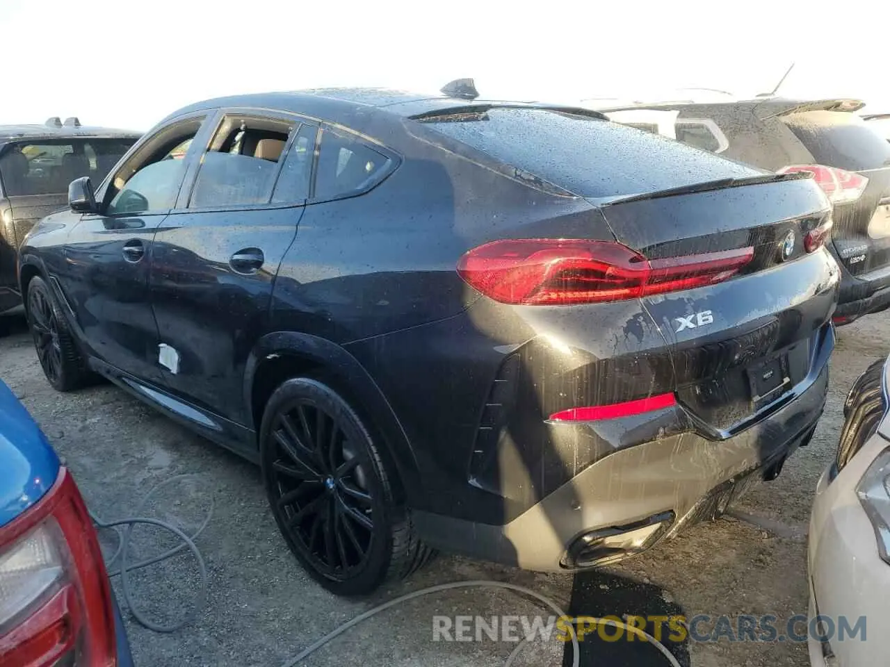 2 Photograph of a damaged car 5UXCY6C08M9H49846 BMW X6 2021