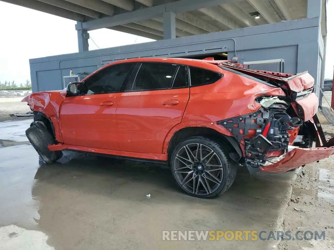 2 Photograph of a damaged car 5YMCY0C0XM9H79257 BMW X6 2021