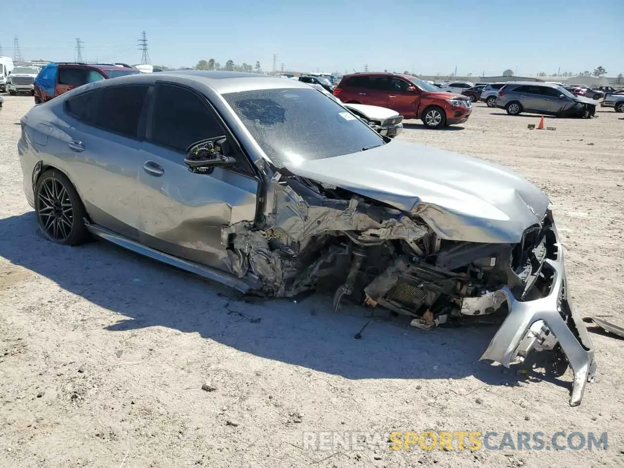 4 Photograph of a damaged car 5YMCY0C0XM9H99699 BMW X6 2021