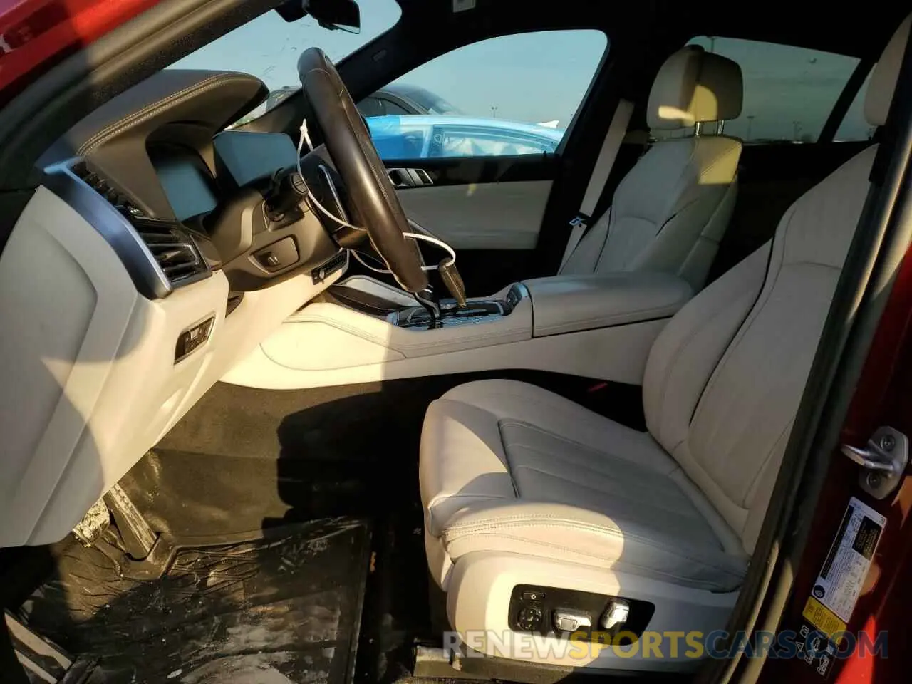 7 Photograph of a damaged car 5UXCY6C00N9K08840 BMW X6 2022