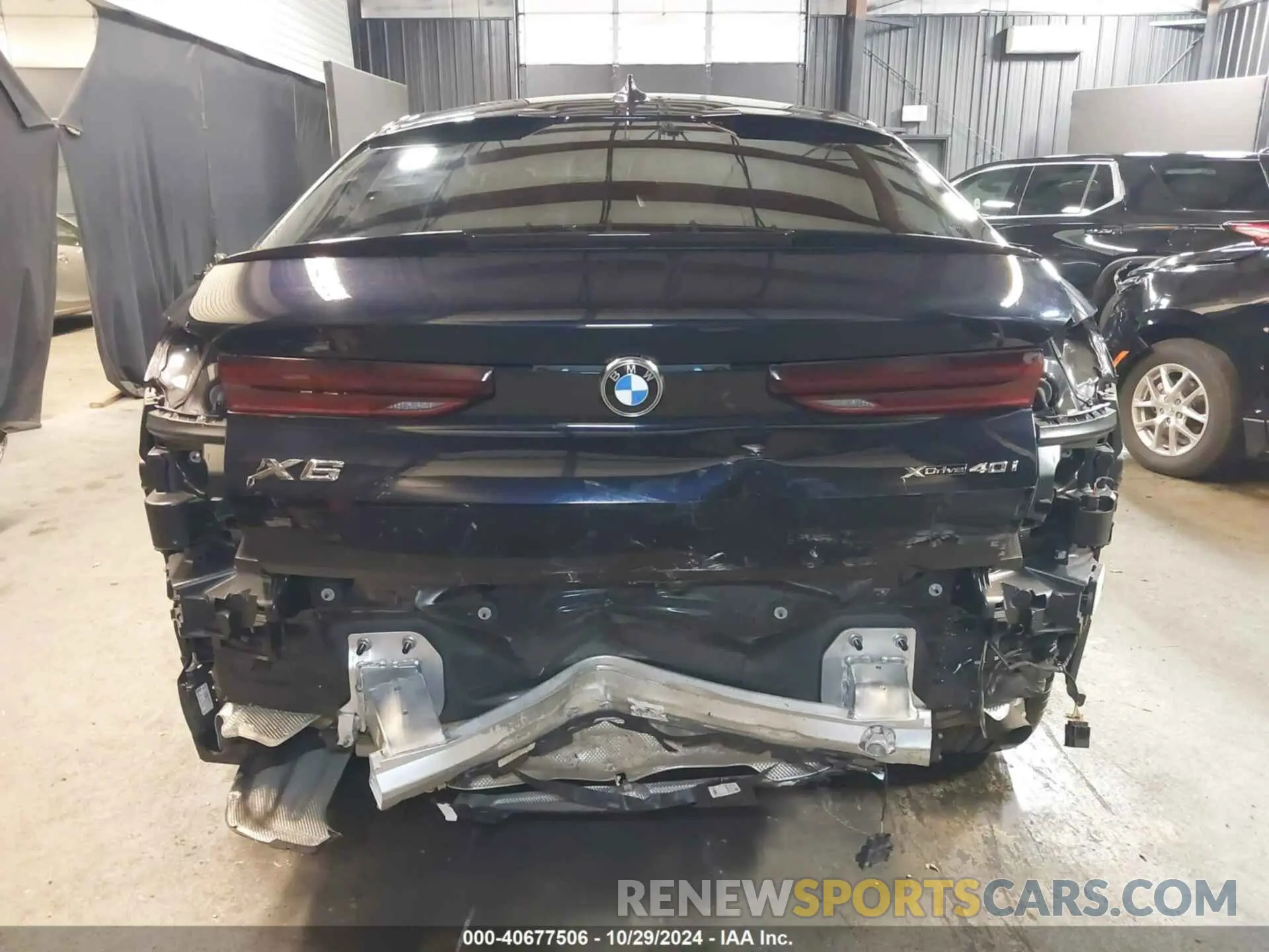 17 Photograph of a damaged car 5UXCY6C00N9L31389 BMW X6 2022