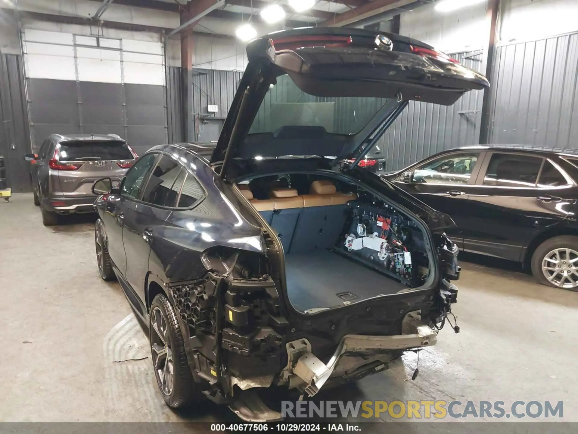 3 Photograph of a damaged car 5UXCY6C00N9L31389 BMW X6 2022