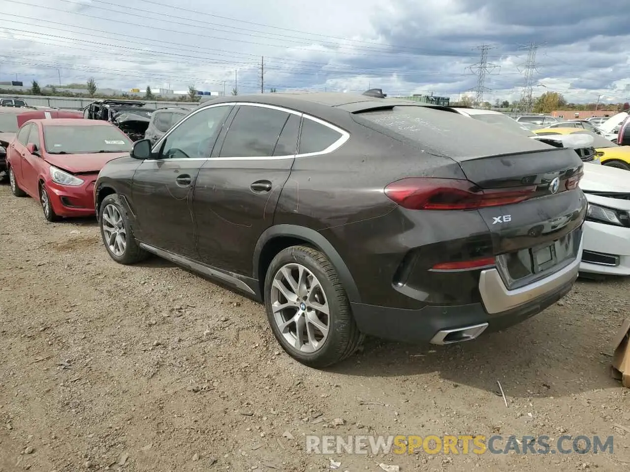 2 Photograph of a damaged car 5UXCY6C01N9K11052 BMW X6 2022