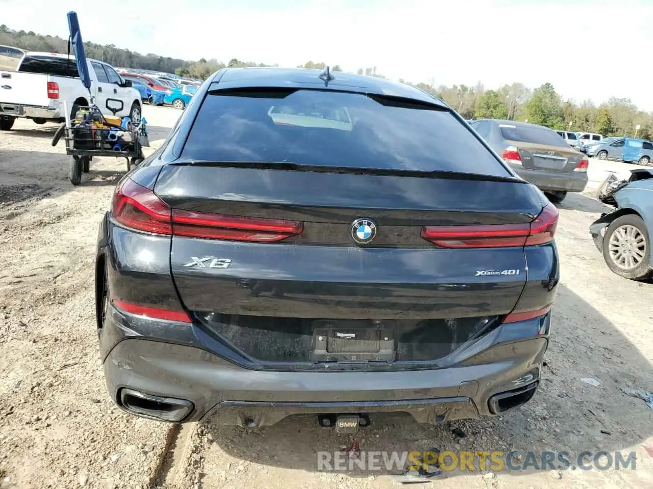 6 Photograph of a damaged car 5UXCY6C01N9K49185 BMW X6 2022