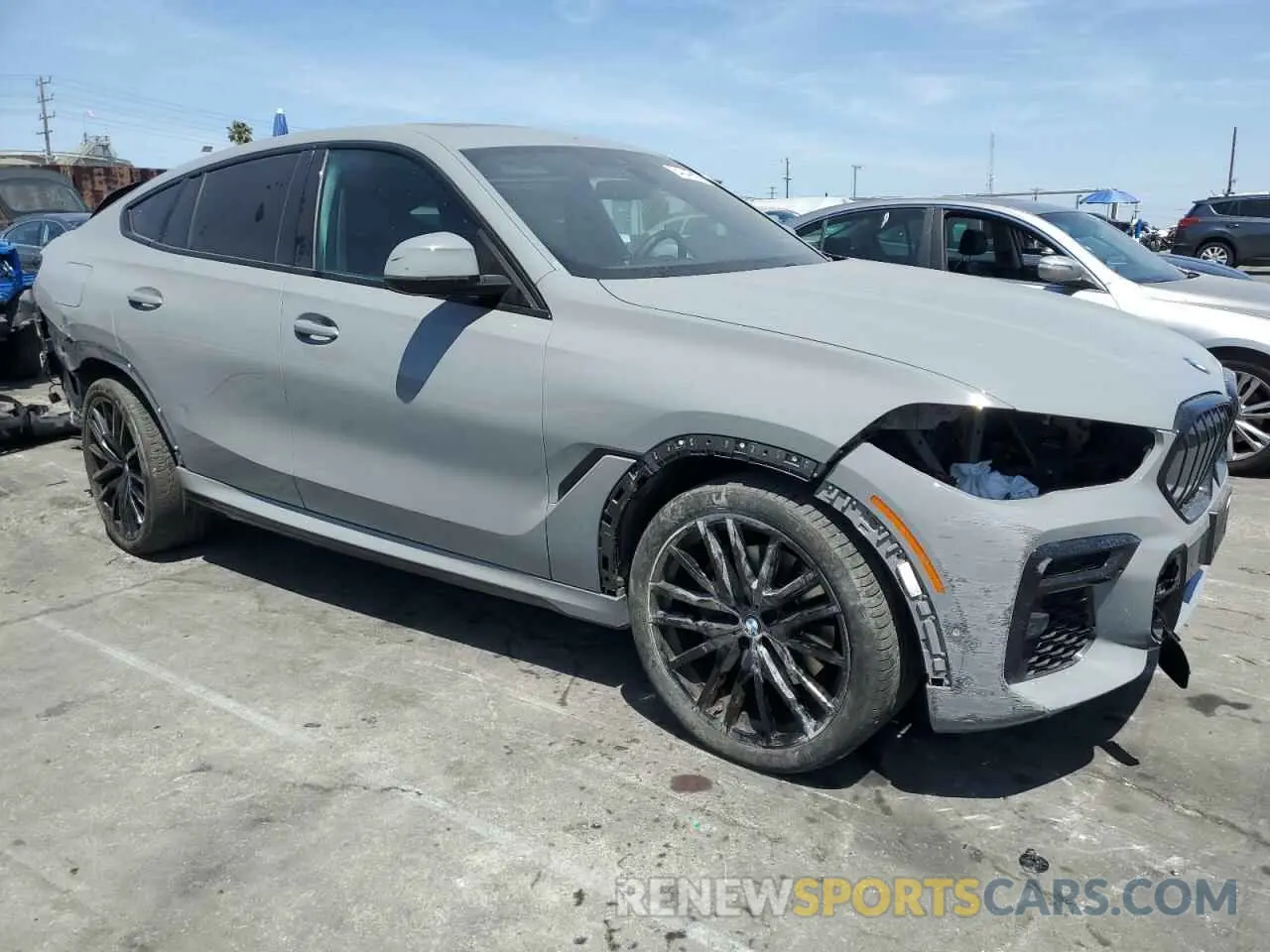 4 Photograph of a damaged car 5UXCY6C01N9M95573 BMW X6 2022