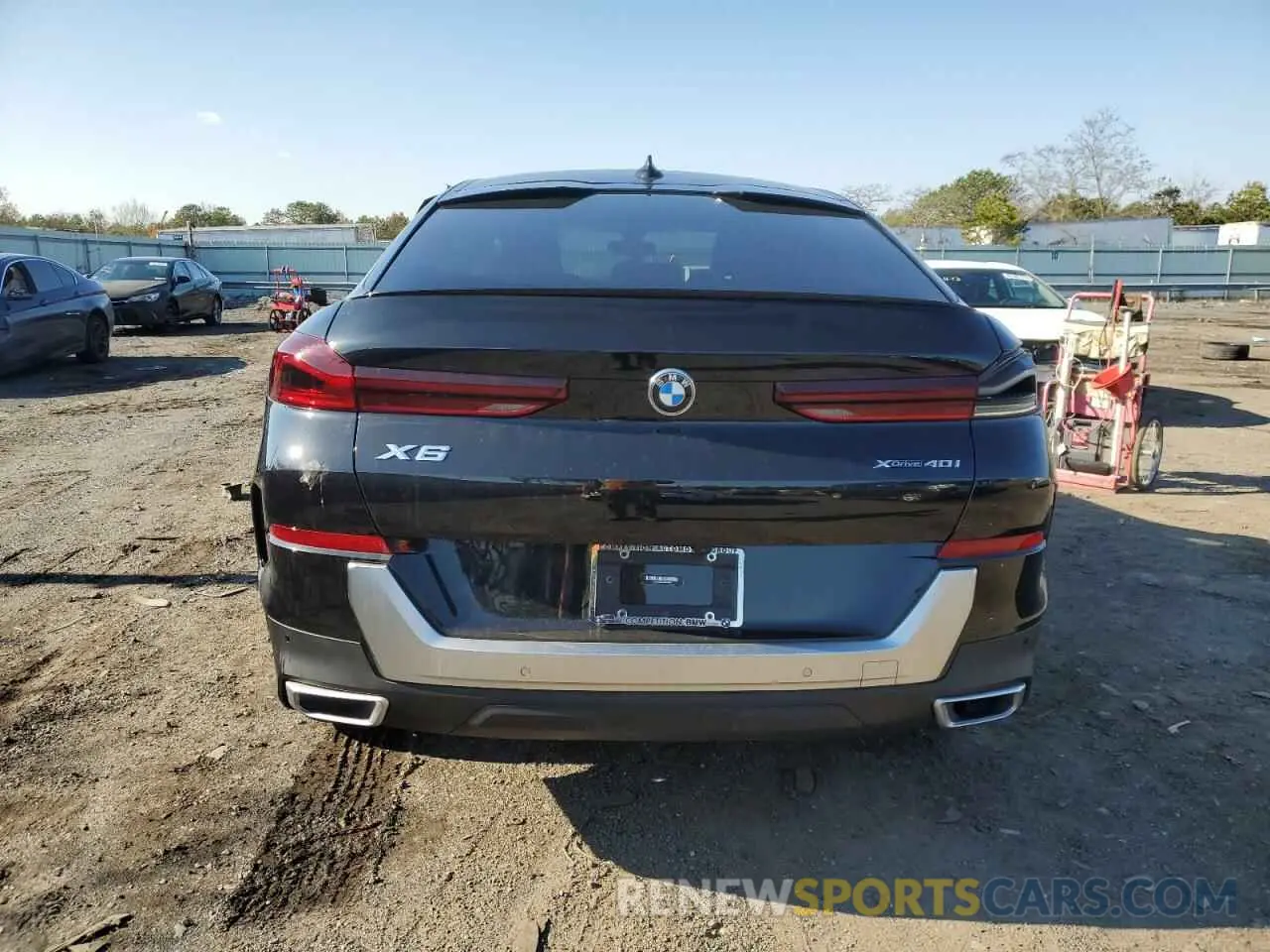 6 Photograph of a damaged car 5UXCY6C08N9J68586 BMW X6 2022