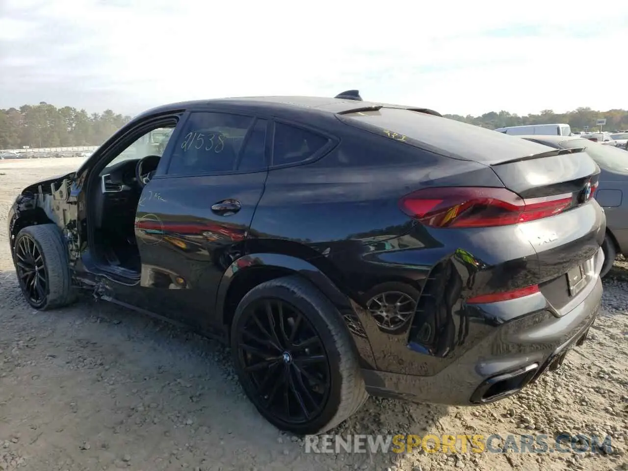 3 Photograph of a damaged car 5UXCY6C08N9L22942 BMW X6 2022
