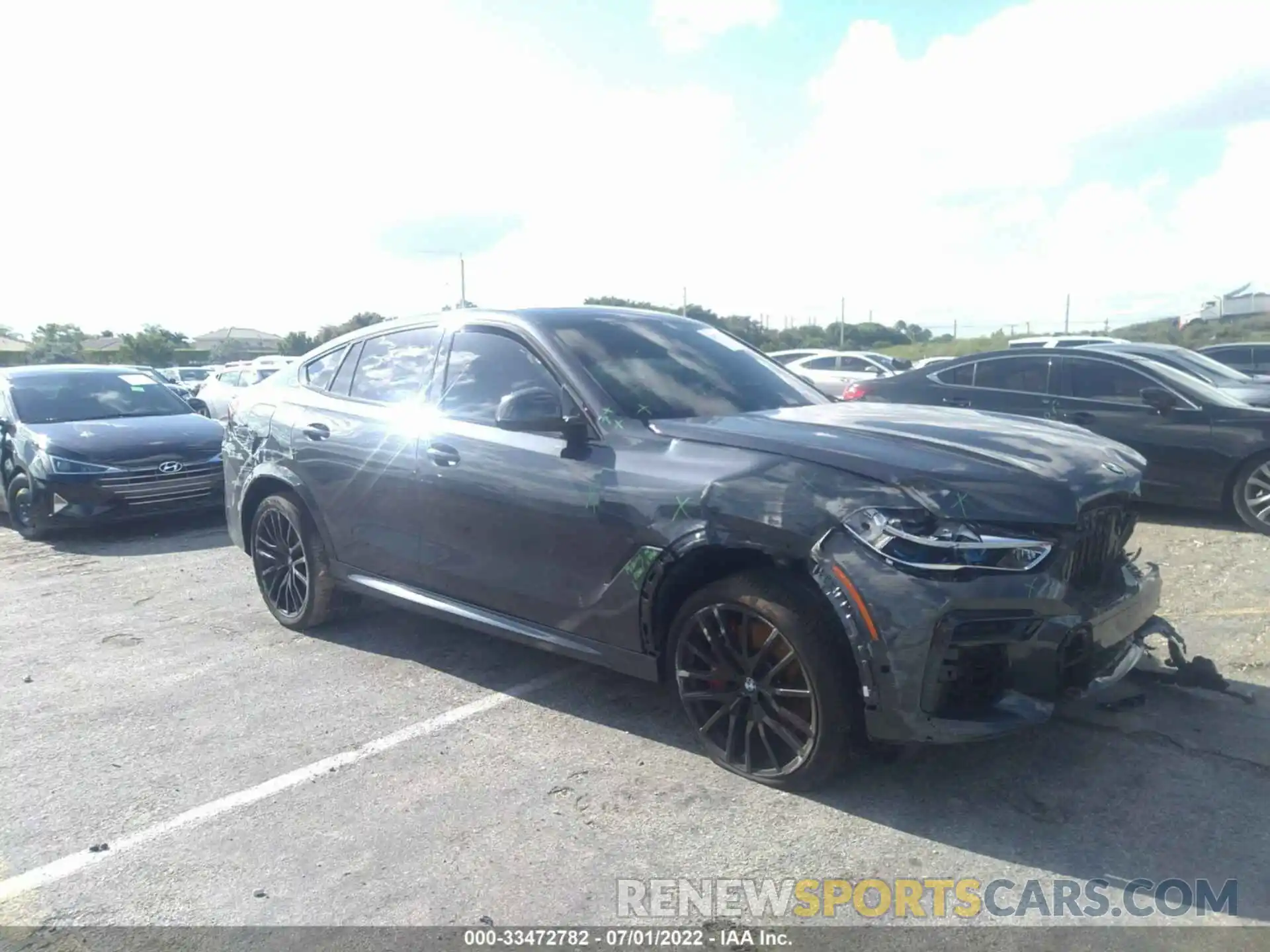 1 Photograph of a damaged car 5UXCY8C02N9J38172 BMW X6 2022