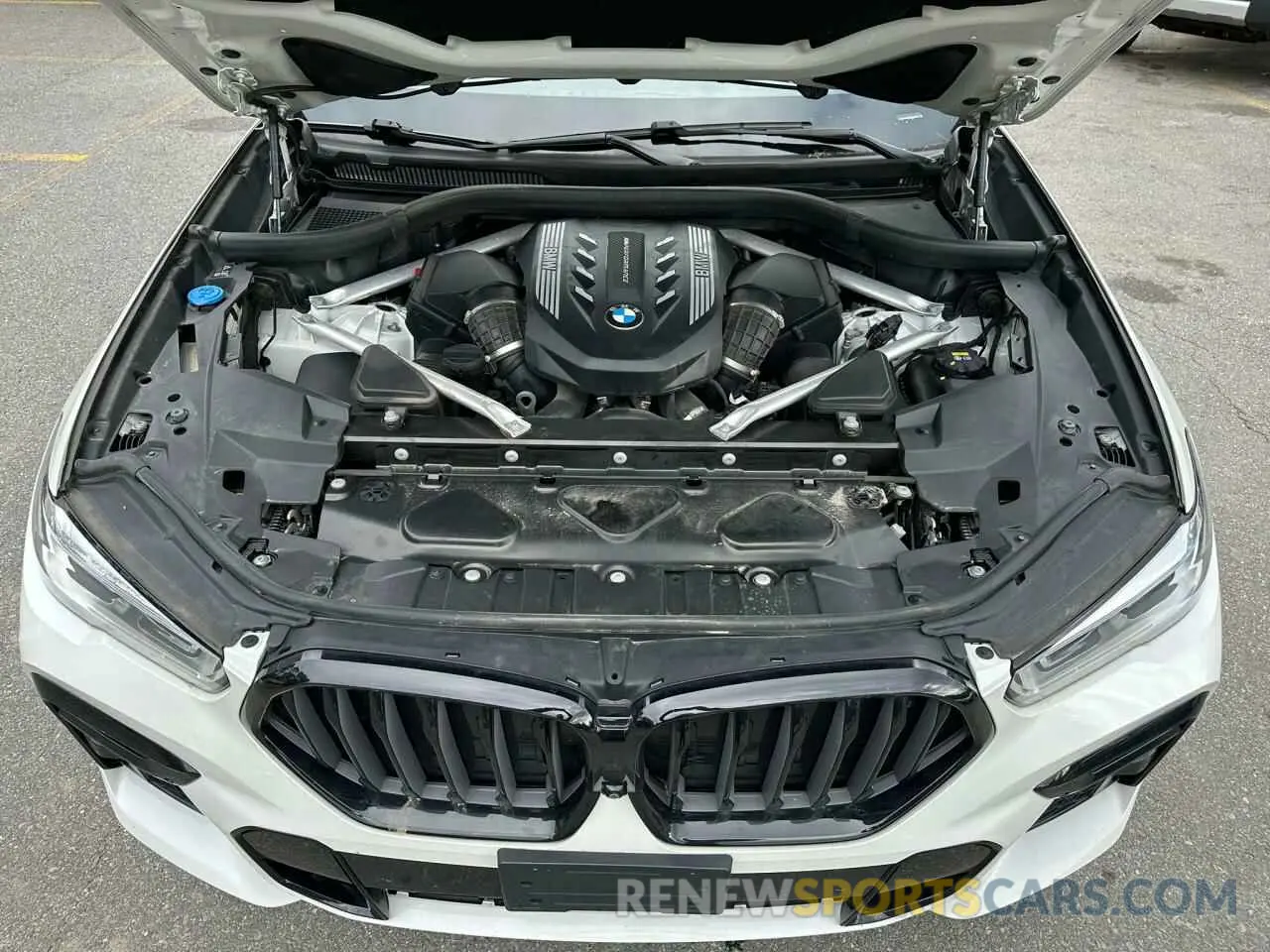 9 Photograph of a damaged car 5UXCY8C07N9J38801 BMW X6 2022