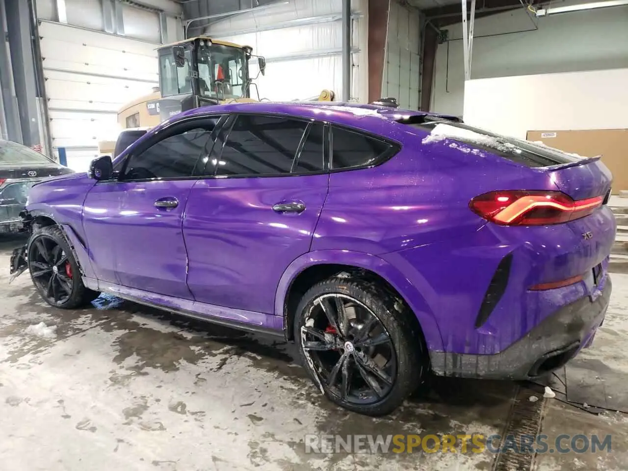 2 Photograph of a damaged car 5UXCY8C07N9K85135 BMW X6 2022
