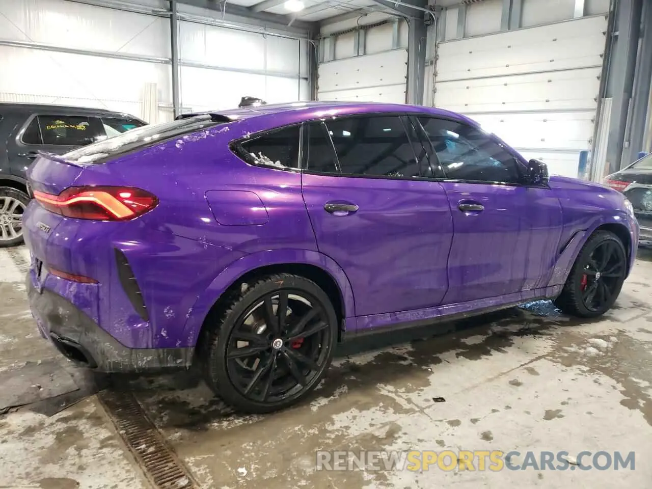 3 Photograph of a damaged car 5UXCY8C07N9K85135 BMW X6 2022