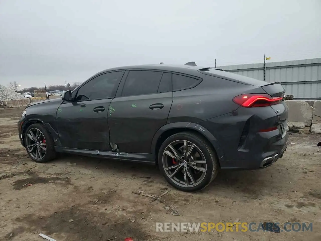 2 Photograph of a damaged car 5UXCY8C08N9N16480 BMW X6 2022
