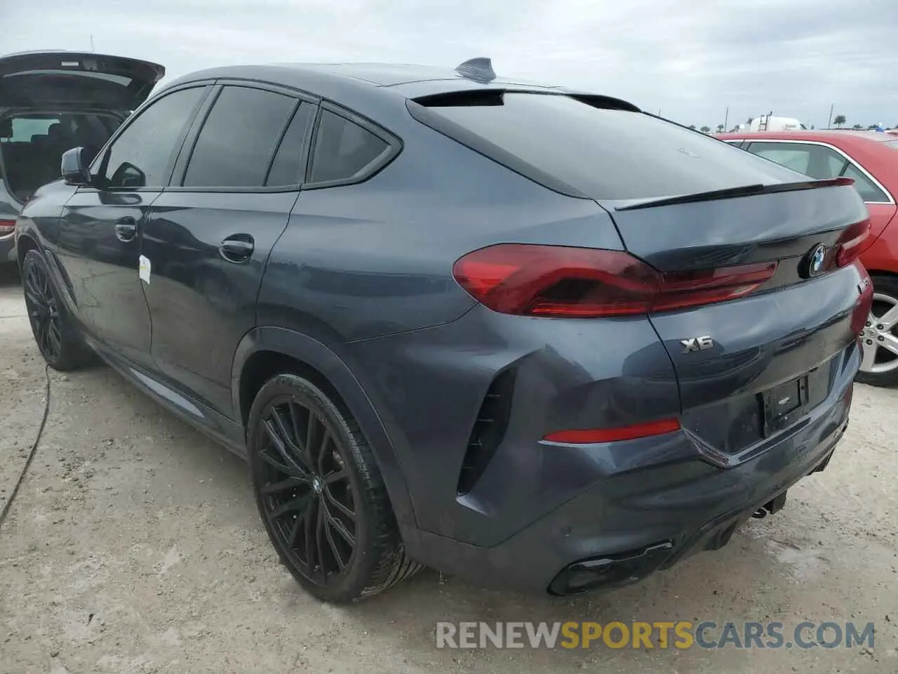 2 Photograph of a damaged car 5UXCY8C09N9L37672 BMW X6 2022