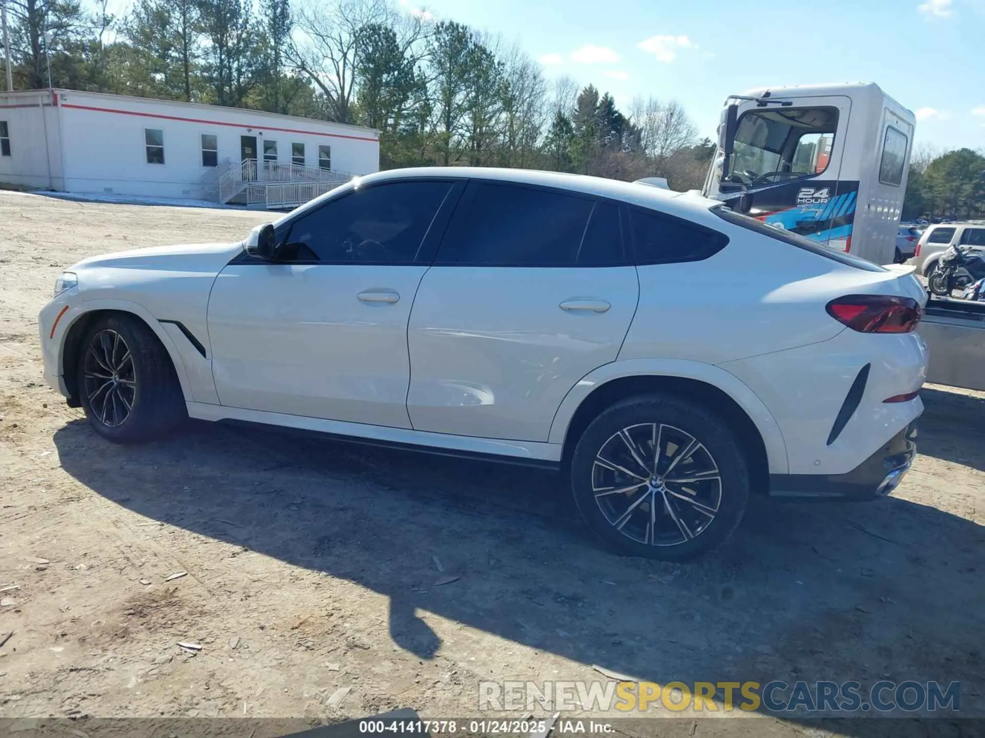 14 Photograph of a damaged car 5UXCY6C00P9N46581 BMW X6 2023