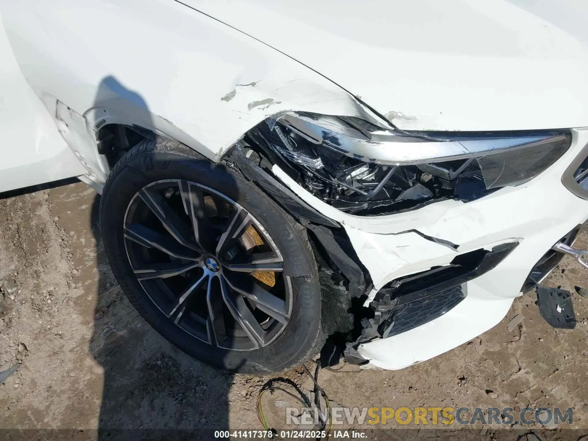 6 Photograph of a damaged car 5UXCY6C00P9N46581 BMW X6 2023