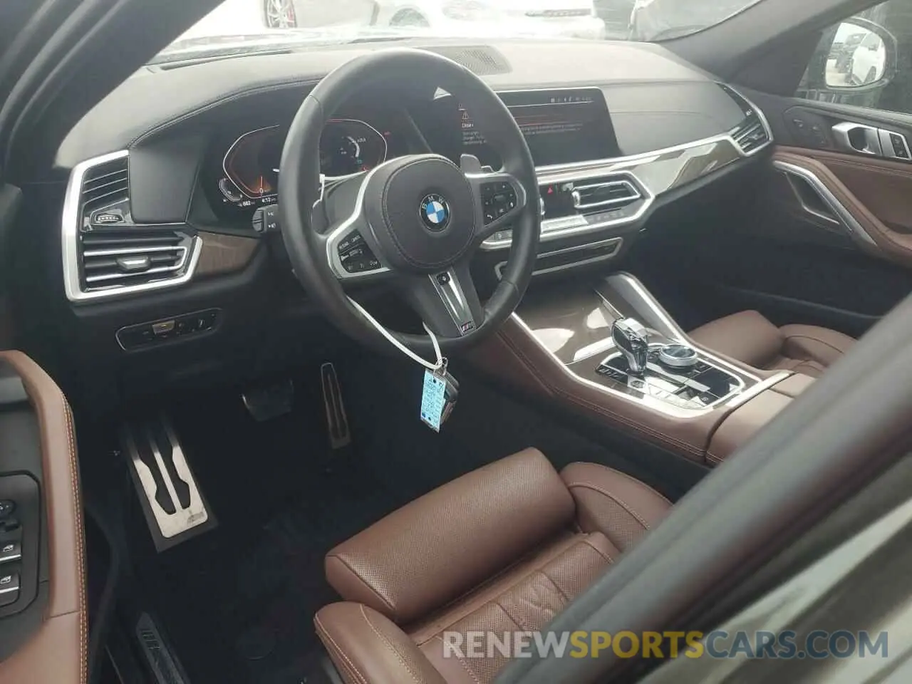 8 Photograph of a damaged car 5UXCY6C01P9P60687 BMW X6 2023
