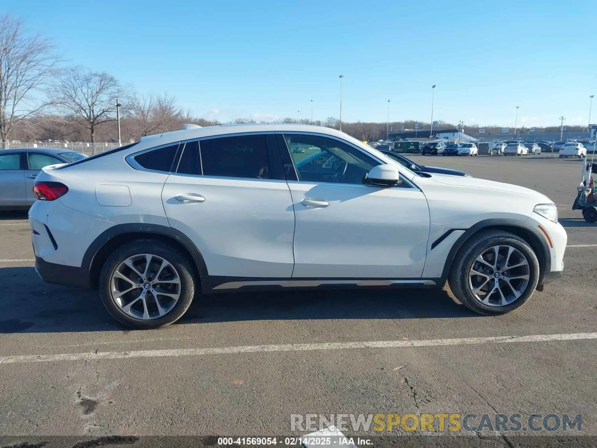12 Photograph of a damaged car 5UXCY6C02P9P45373 BMW X6 2023