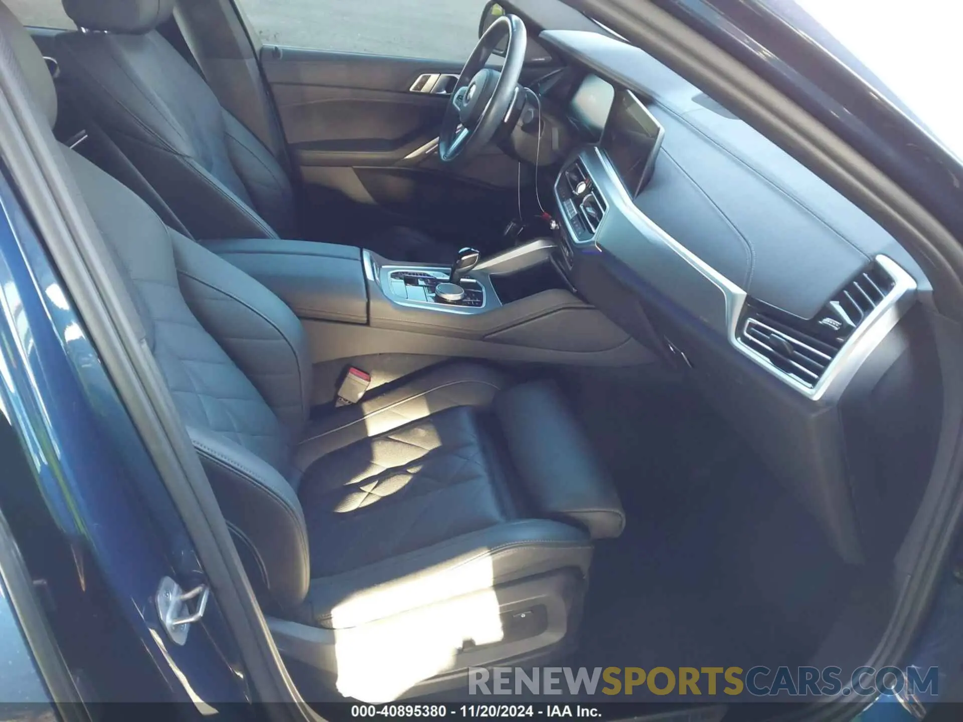 5 Photograph of a damaged car 5UXCY6C06P9P84189 BMW X6 2023