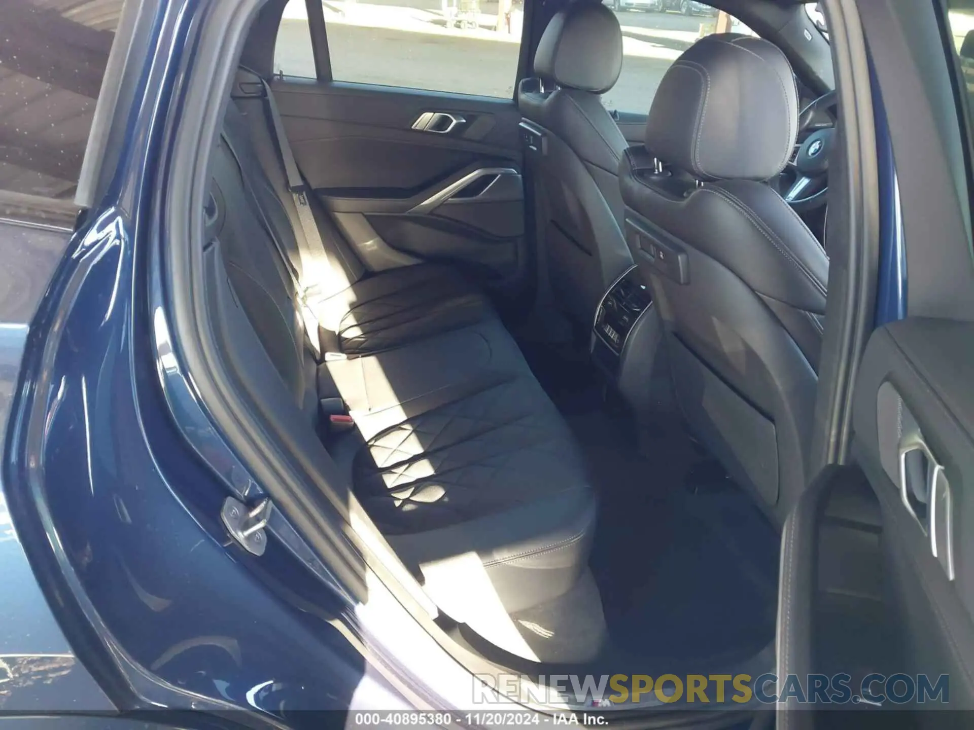 8 Photograph of a damaged car 5UXCY6C06P9P84189 BMW X6 2023