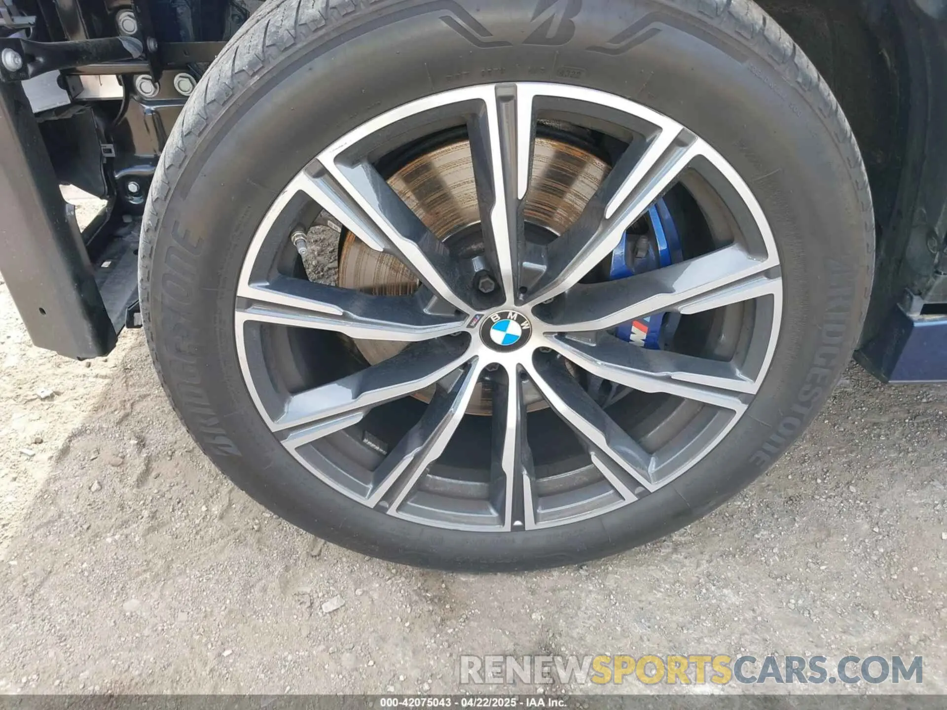 12 Photograph of a damaged car 5UXCY6C07P9P85707 BMW X6 2023