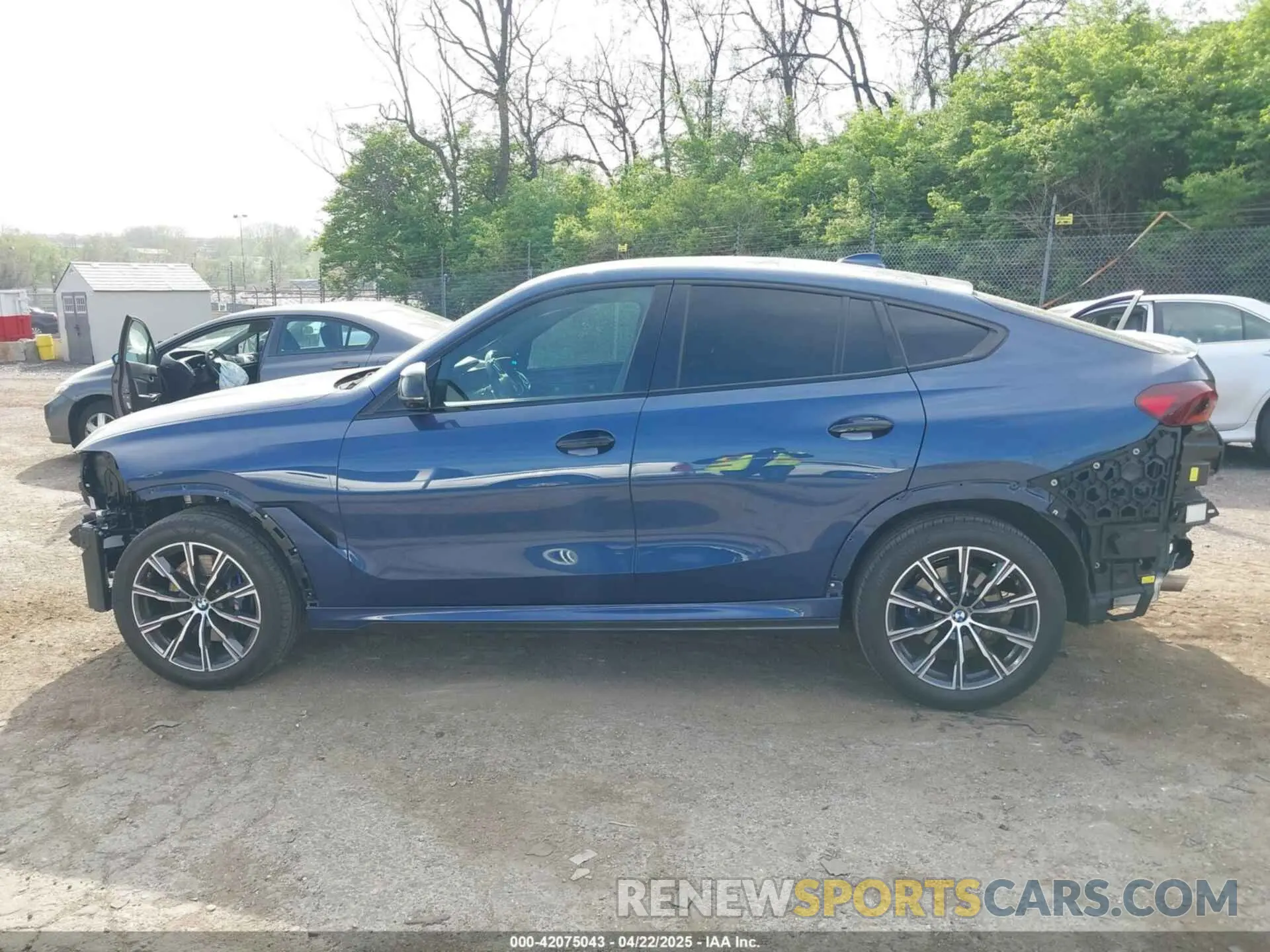 15 Photograph of a damaged car 5UXCY6C07P9P85707 BMW X6 2023