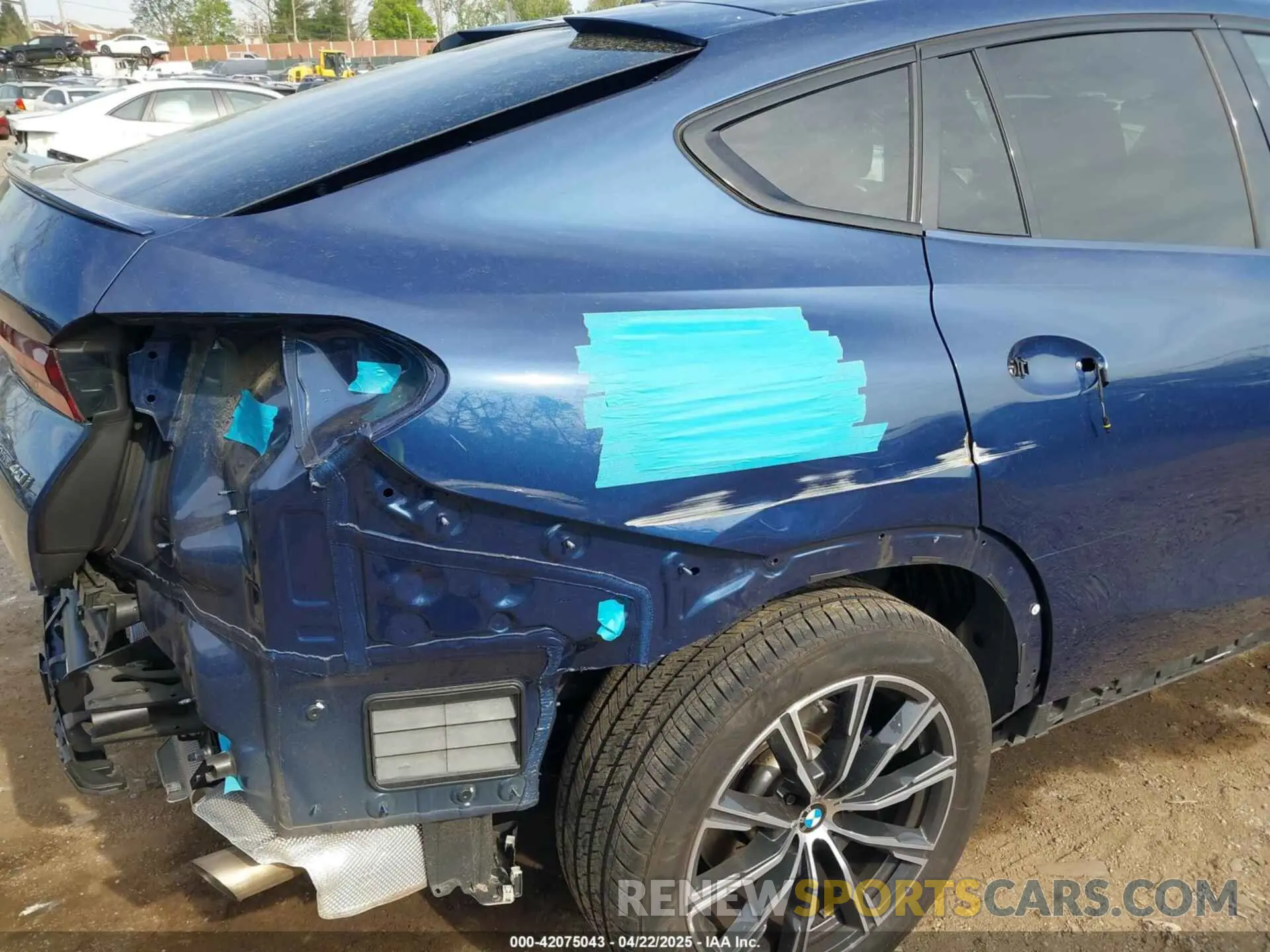 19 Photograph of a damaged car 5UXCY6C07P9P85707 BMW X6 2023