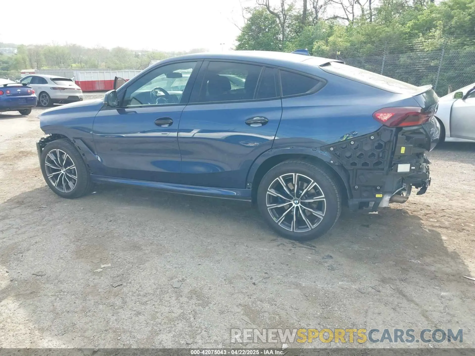 3 Photograph of a damaged car 5UXCY6C07P9P85707 BMW X6 2023