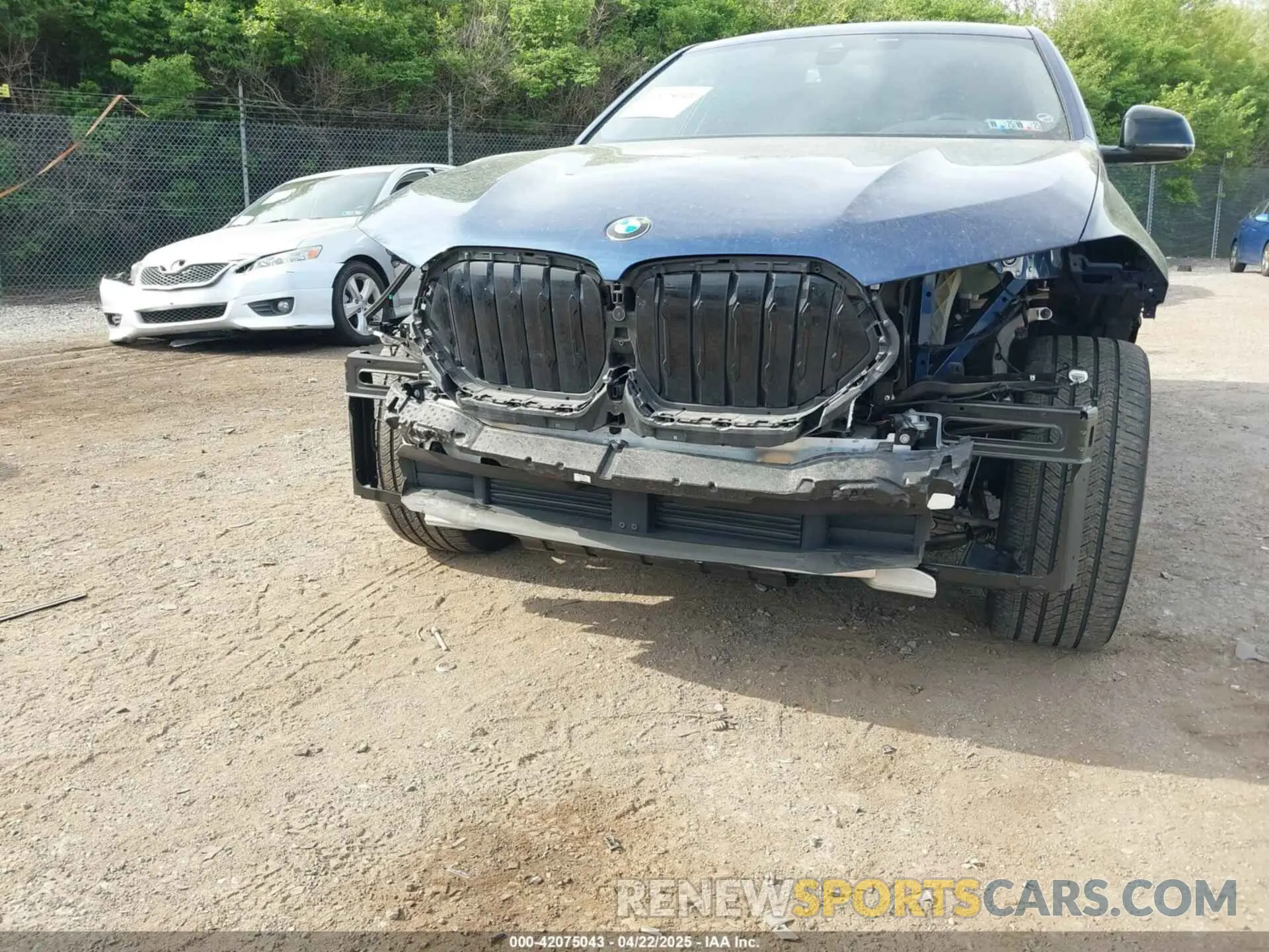 6 Photograph of a damaged car 5UXCY6C07P9P85707 BMW X6 2023