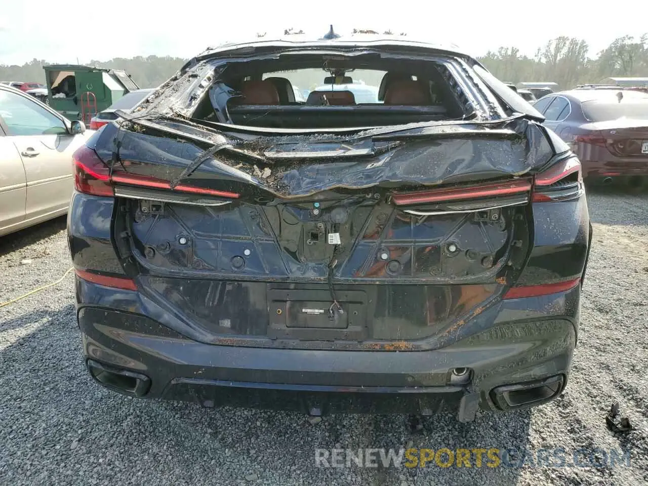6 Photograph of a damaged car 5UXCY6C07P9R82845 BMW X6 2023