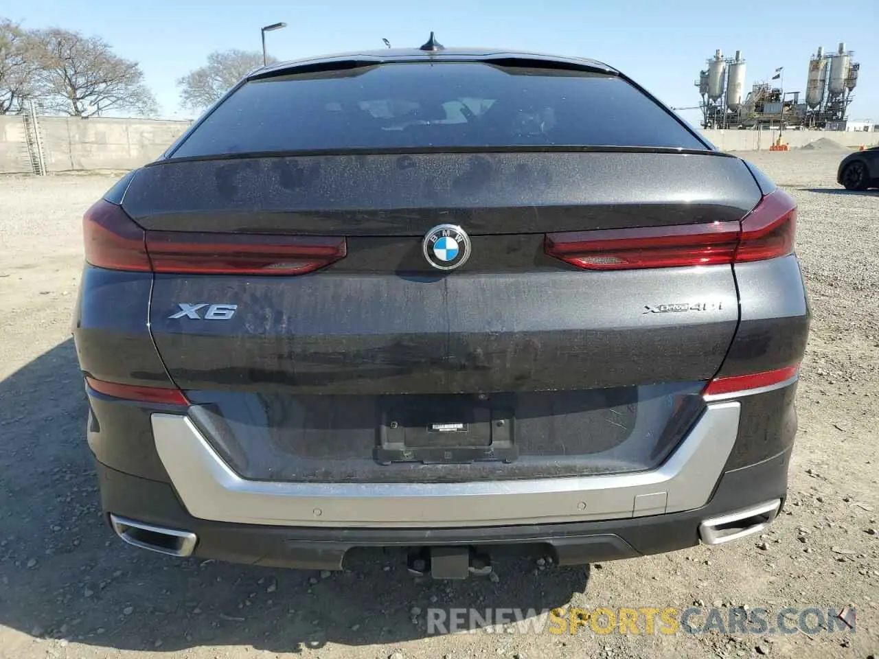 6 Photograph of a damaged car 5UXCY6C08P9R74933 BMW X6 2023