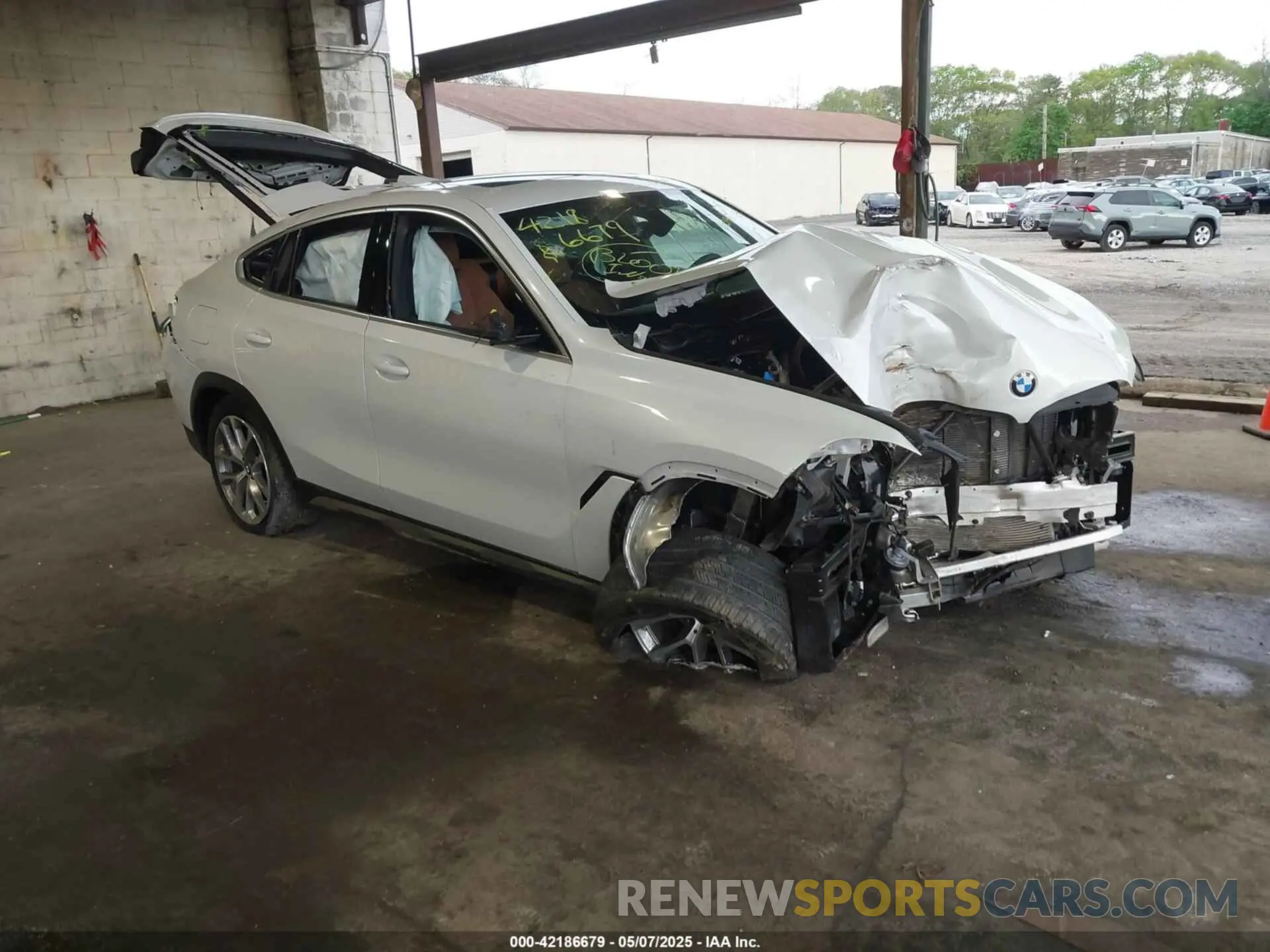 1 Photograph of a damaged car 5UXCY6C09P9N62584 BMW X6 2023